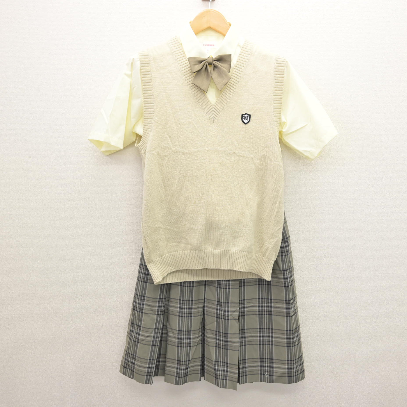 中古】茨城県 土浦日本大学高等学校 女子制服 4点 (ニットベスト 