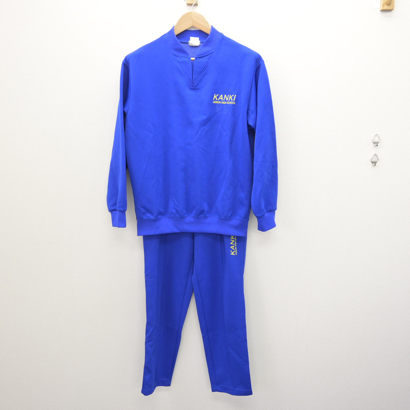 神吉中学校指定体操服 中古】兵庫県 神吉中学校 女子制服 2点 (ジャージ 上・ジャージ 下