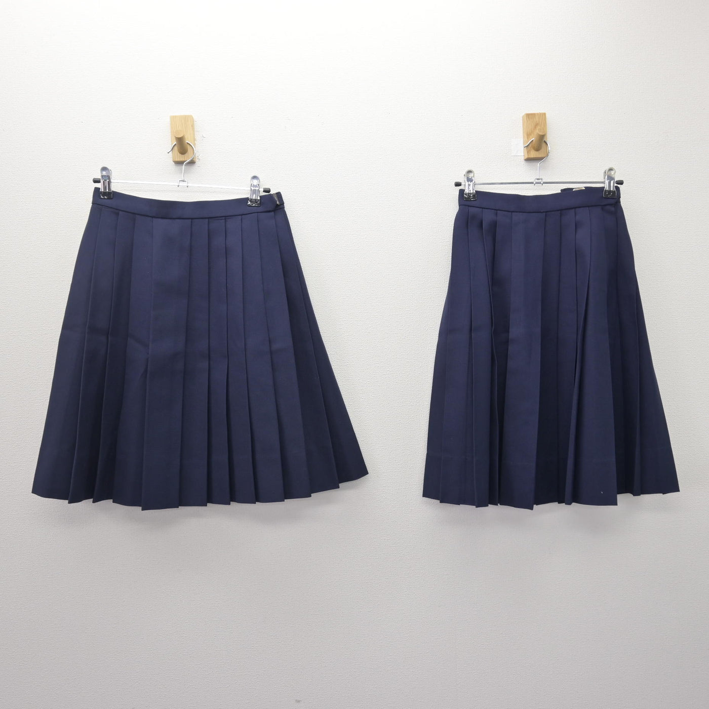 中古】大阪府 茨木高等学校 女子制服 5点 (セーラー服・スカート