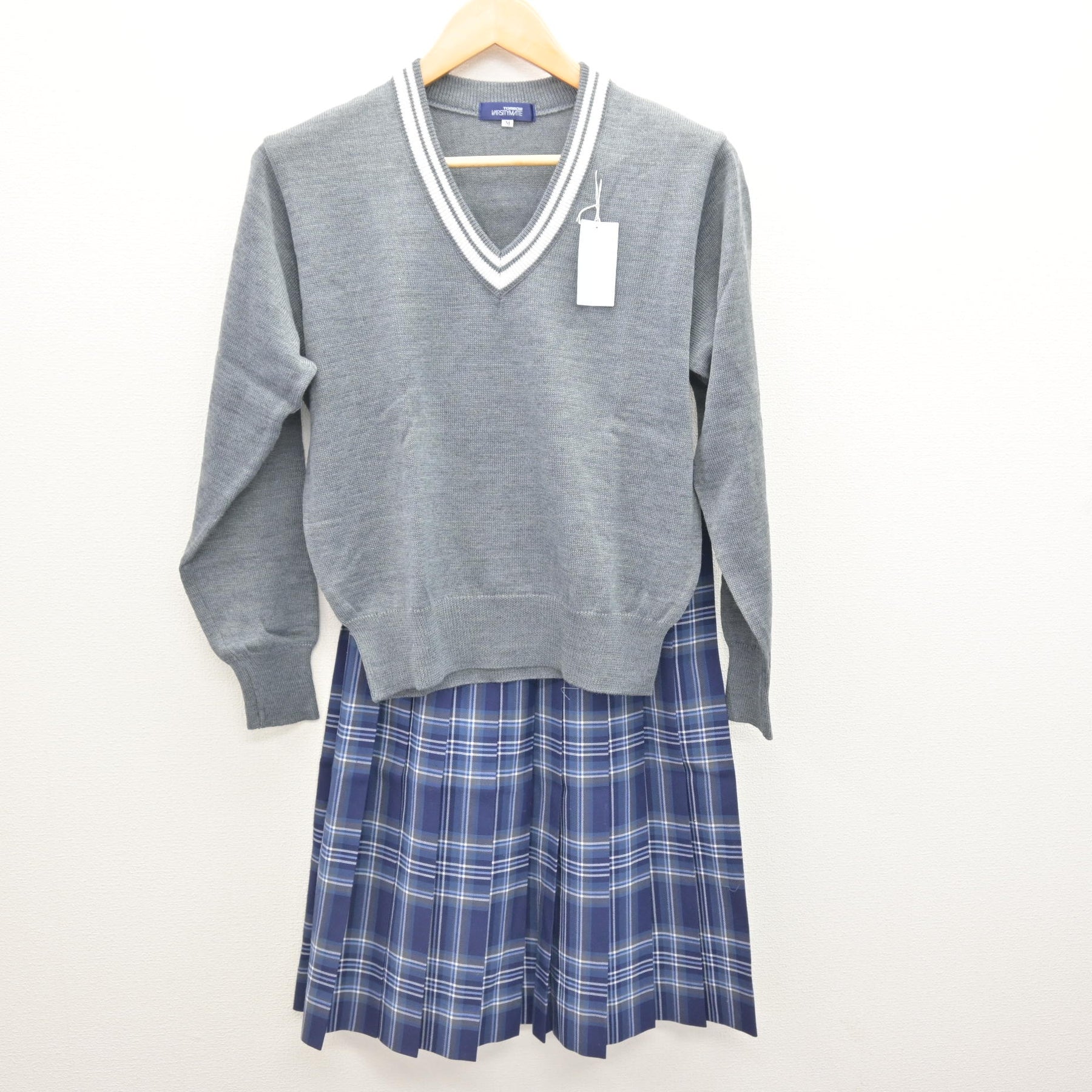 今治東中等教育学校指定夏ズボン 中古】愛媛県 今治東中等教育学校 女子制服 2点 (体操服 上・ジャージ