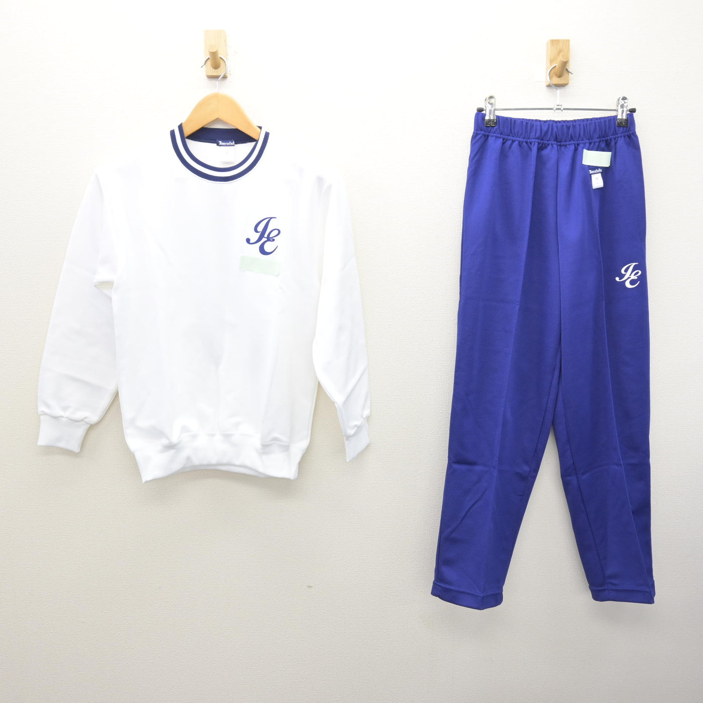 中古】愛媛県 今治東中等教育学校 女子制服 2点 (体操服 上・ジャージ