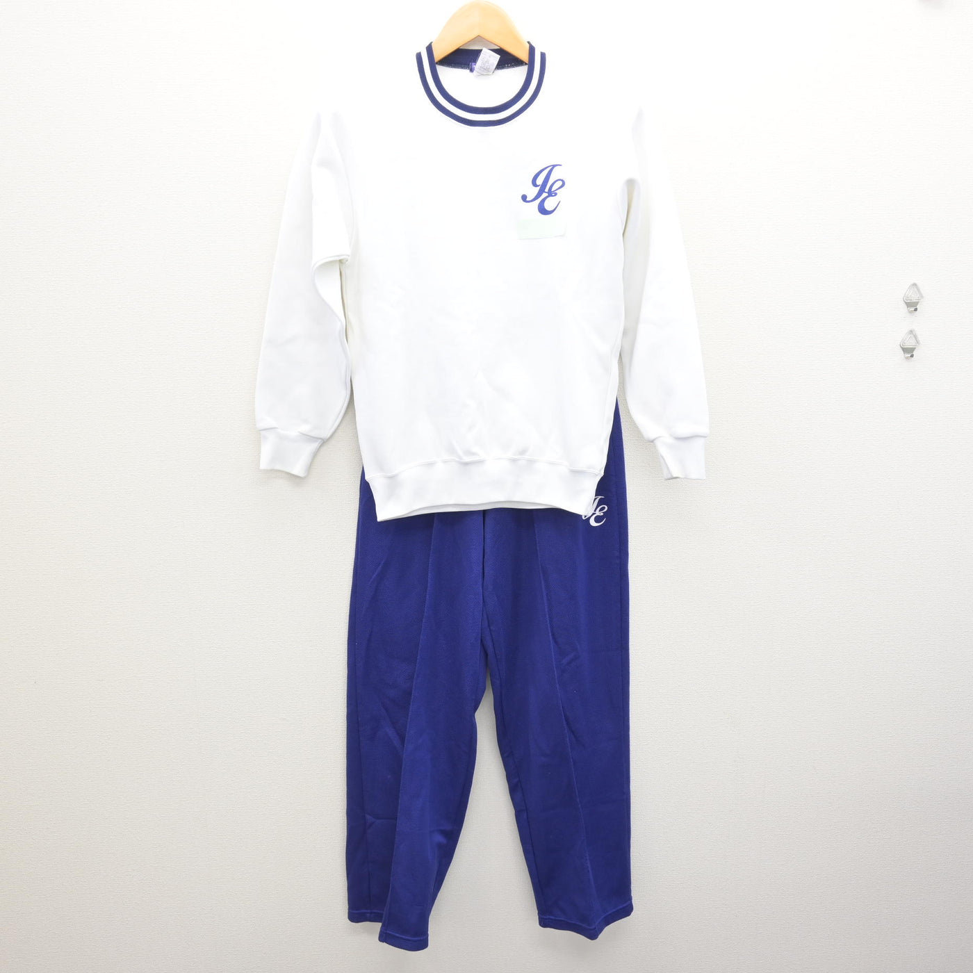 中古】愛媛県 今治東中等教育学校 女子制服 2点 (体操服 上・ジャージ