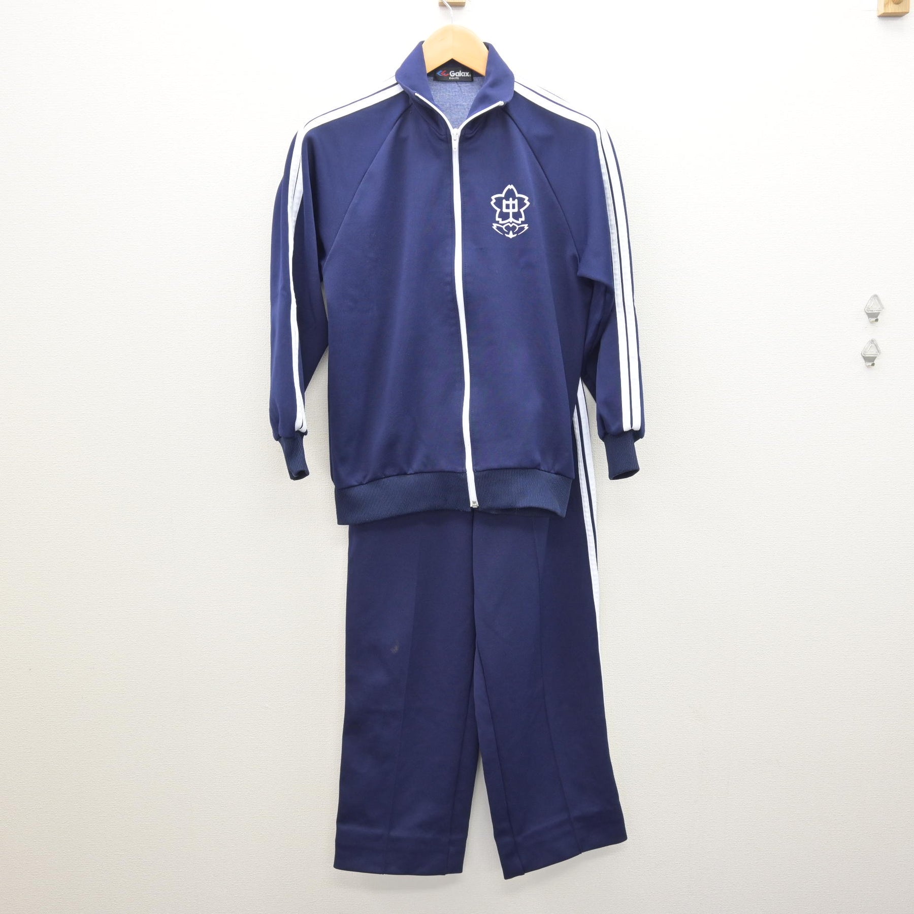 中古】愛知県 桜井中学校 女子制服 3点 (ジャージ 上・体操服 上 中古】愛知県 桜井中学校 女子制服 3点 (ジャージ 上・体操服 上