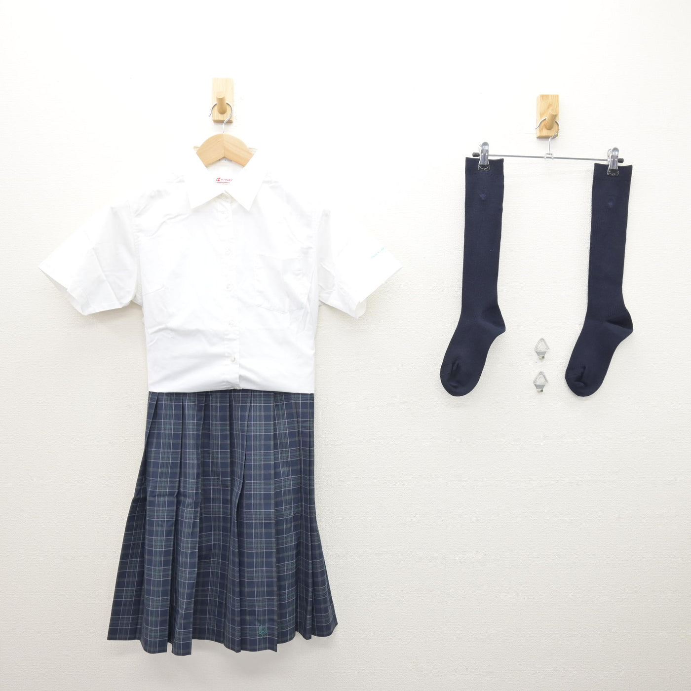 中古】大阪府 大阪学芸高等学校 女子制服 3点 (シャツ・スカート 