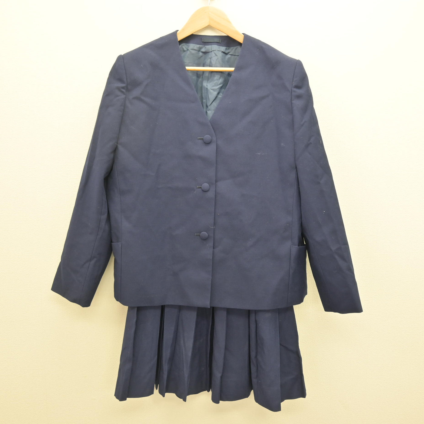 中古】沖縄県 北谷高等学校 女子制服 2点 (ブレザー・スカート