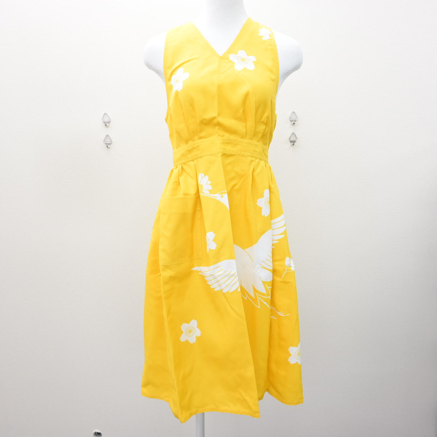 中古】 JAL 日本航空 女子制服 1点 (エプロン / サロン) sf124681