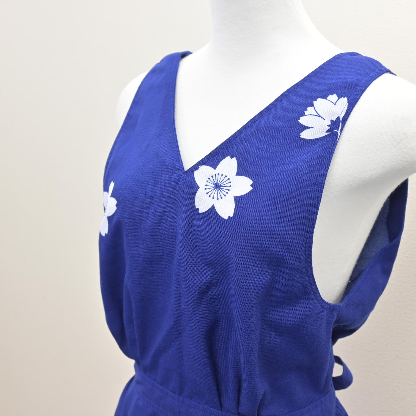 中古】 JAL 日本航空 女子制服 1点 (エプロン / サロン) sf125049