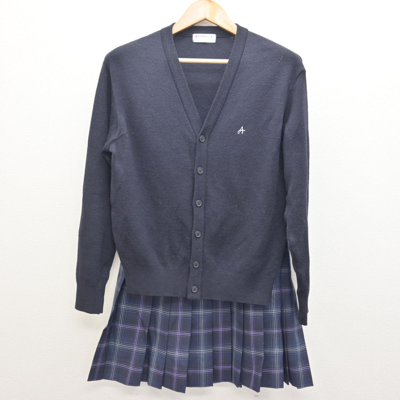 中古】 飛鳥未来高等学校 女子制服 4点 (ブレザー・ニット・スカート