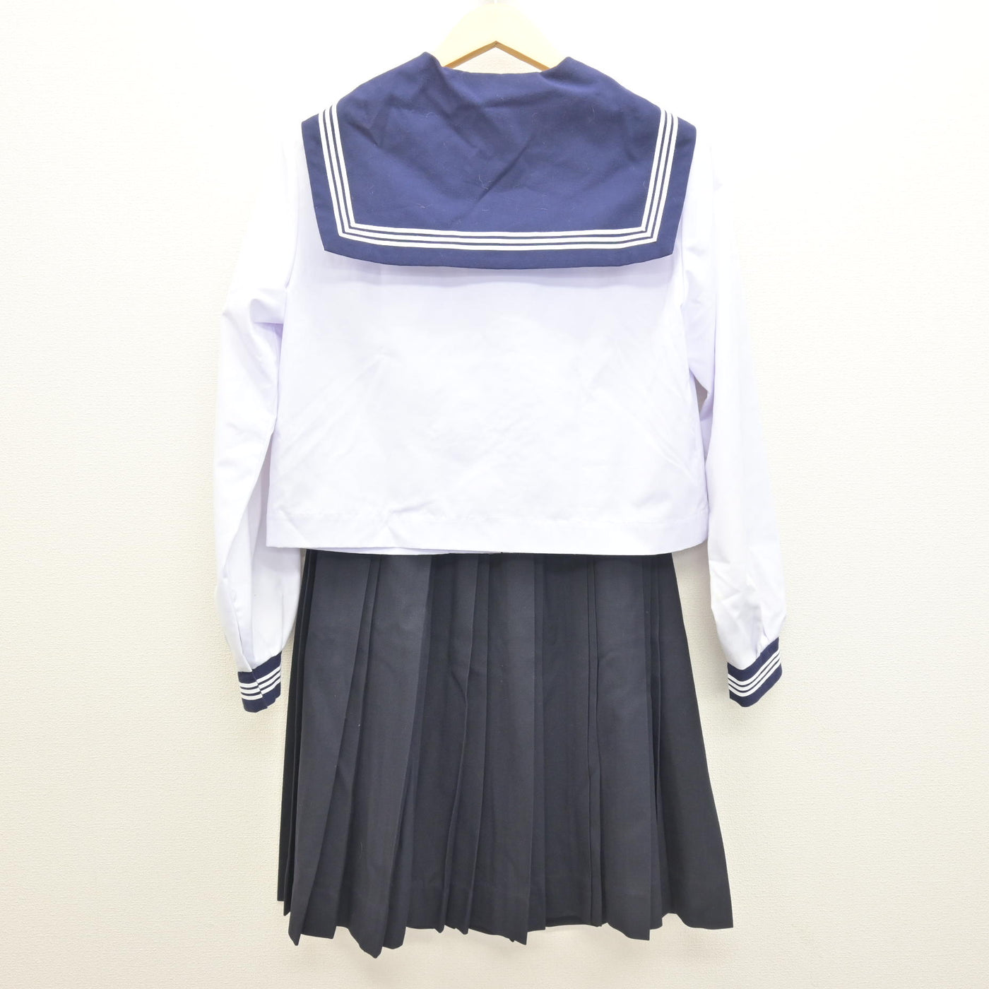 中古】秋田県 大曲中学校 女子制服 2点 (セーラー服・スカート