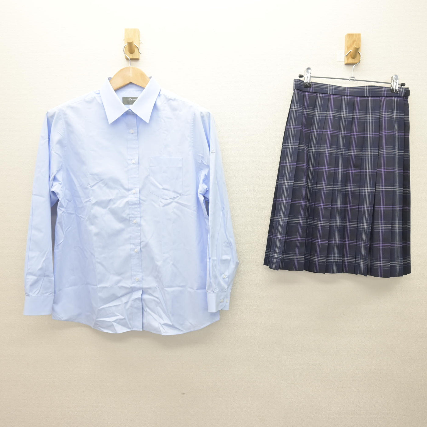中古】 飛鳥未来高等学校 女子制服 2点 (シャツ・スカート) sf128586