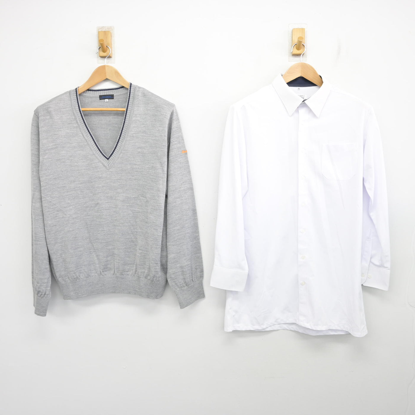 中古】広島県 崇徳高等学校 男子制服 2点 (ニット・シャツ) sf130453