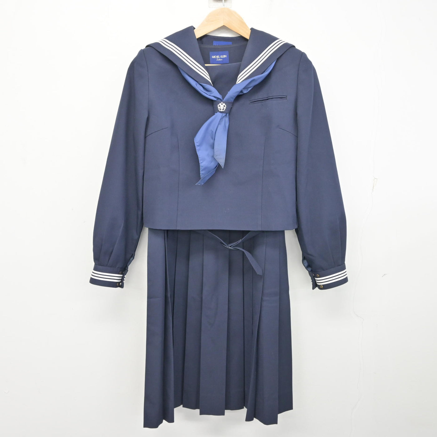 中古】東京都 桜道中学校 女子制服 3点 (セーラー服・ジャンパー