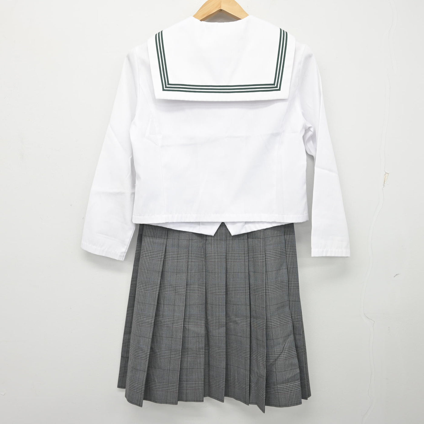 学生服（御処野学院） 中古】秋田県 御所野学院中学校 女子制服 2点 (セーラー服・スカート