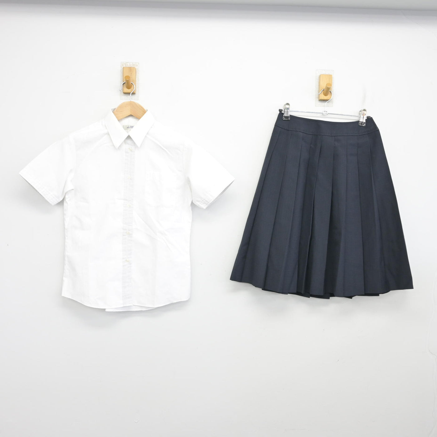 中古】福岡県 福岡大学附属大濠高等学校 女子制服 2点 (シャツ 