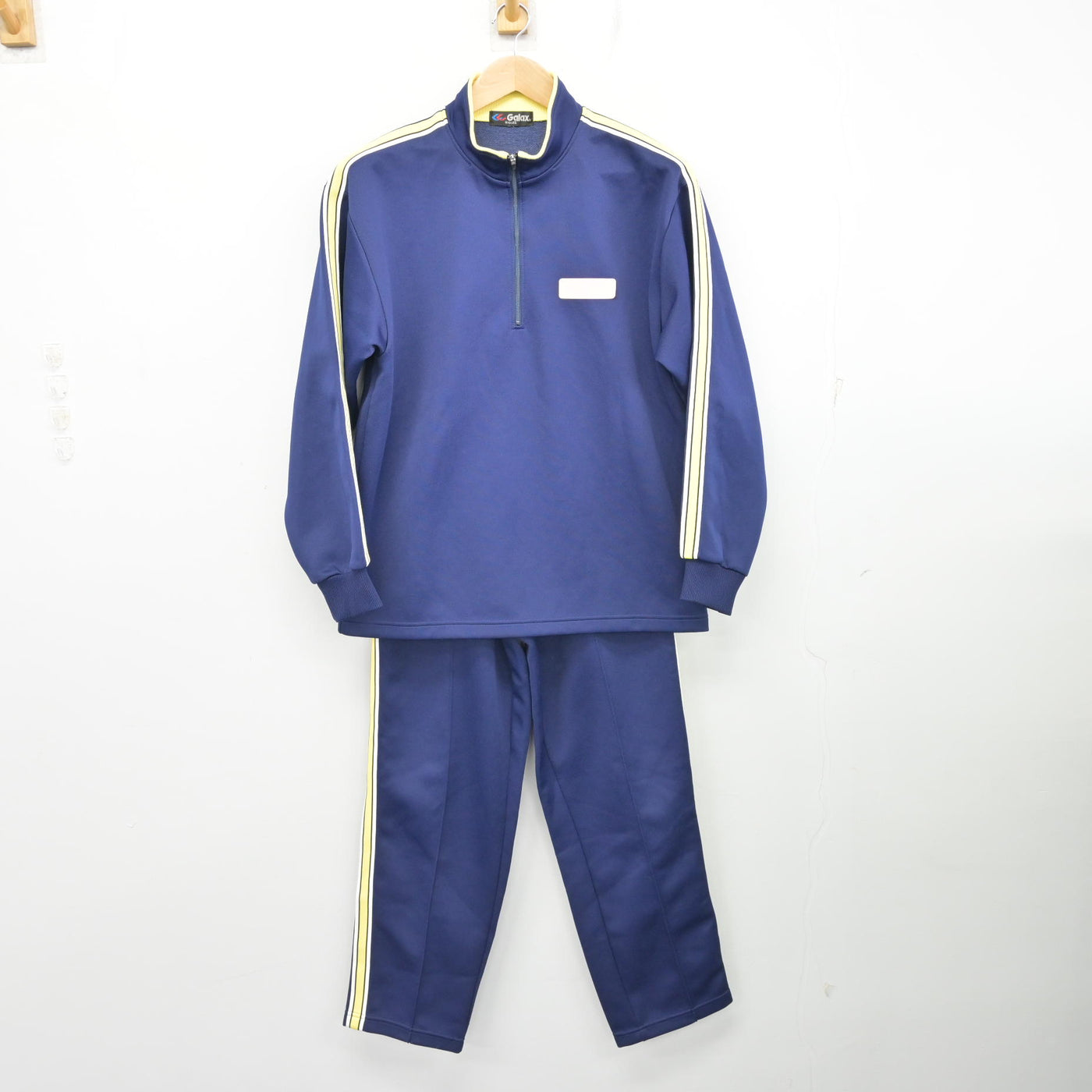 弘前第五中学校の昔の水色に白2本線のジャージ欲しいです 中古】東京都 都立白鷗高等学校・附属中学校 女子制服 2点 (ジャージ