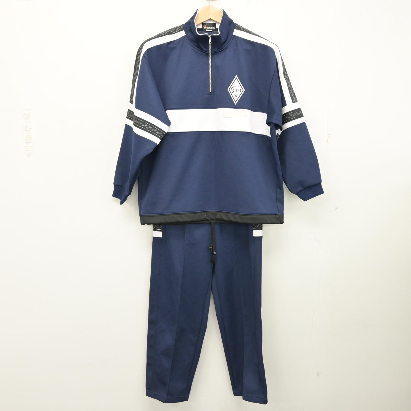 中古】神奈川県 横浜創英高等学校 女子制服 2点 (ジャージ 上