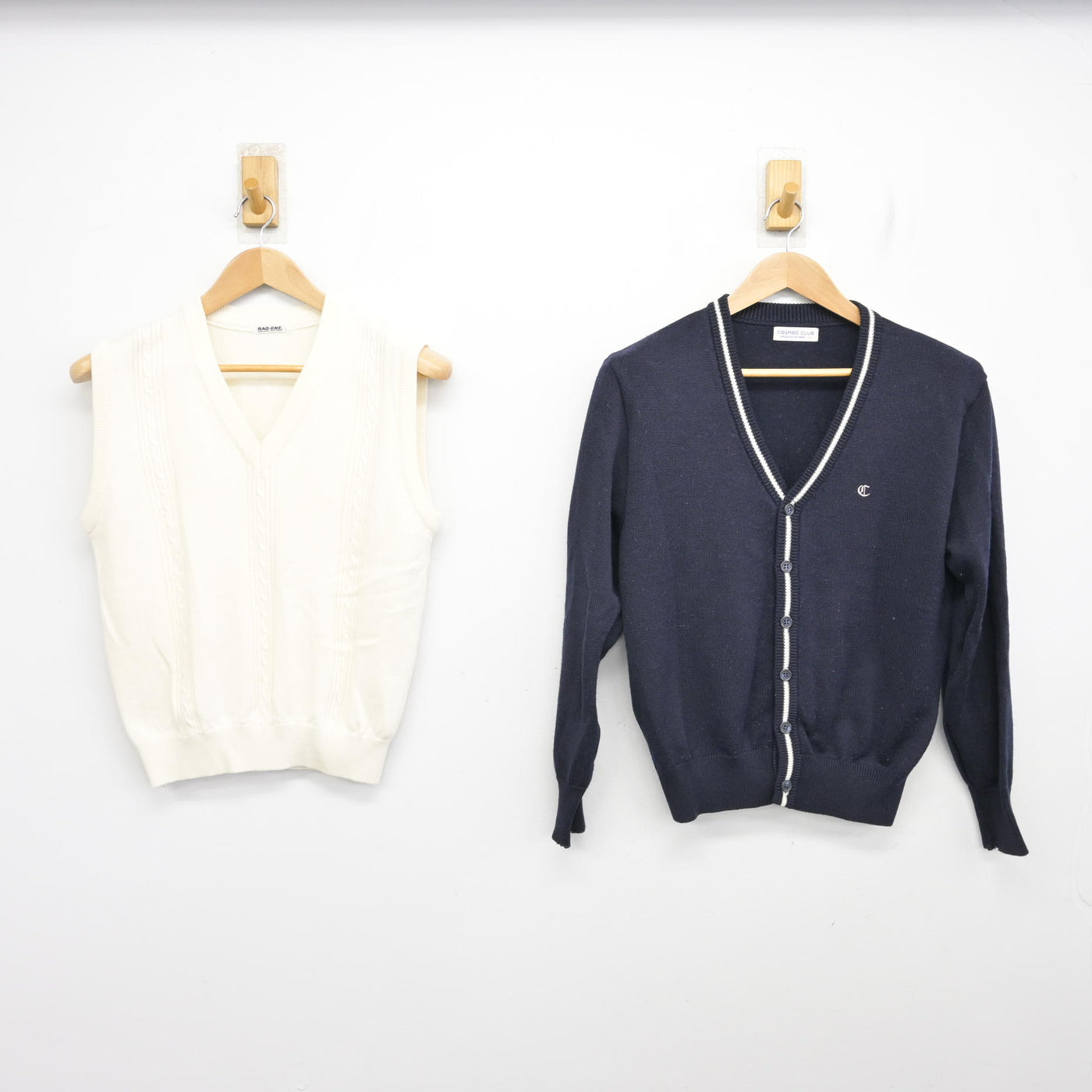 中古】愛知県 中部大学第一高等学校 女子制服 2点 (ニット・ニット 中古】愛知県 中部大学第一高等学校 女子制服 2点 (ニット・ニット