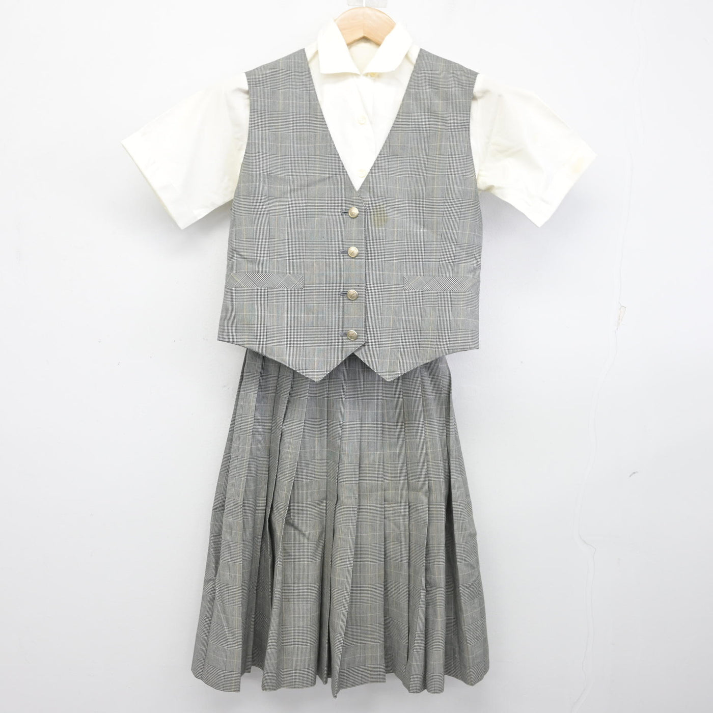 中古】大阪府 近畿大学附属高等学校 女子制服 3点 (ベスト・シャツ