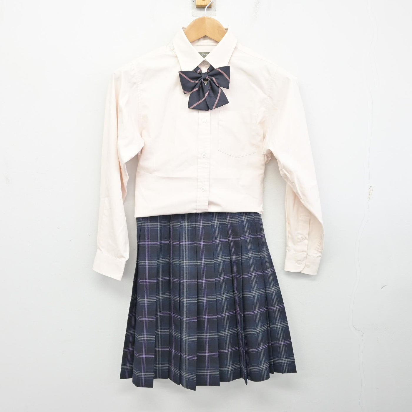 中古】 飛鳥未来きずな高等学校 女子制服 5点 (ブレザー・シャツ