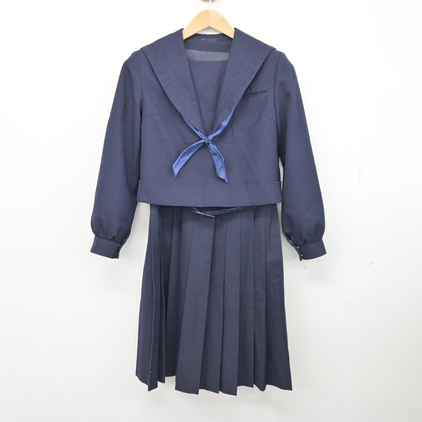 中古】福岡県 黒崎中学校 女子制服 3点 (セーラー服・ジャンパー