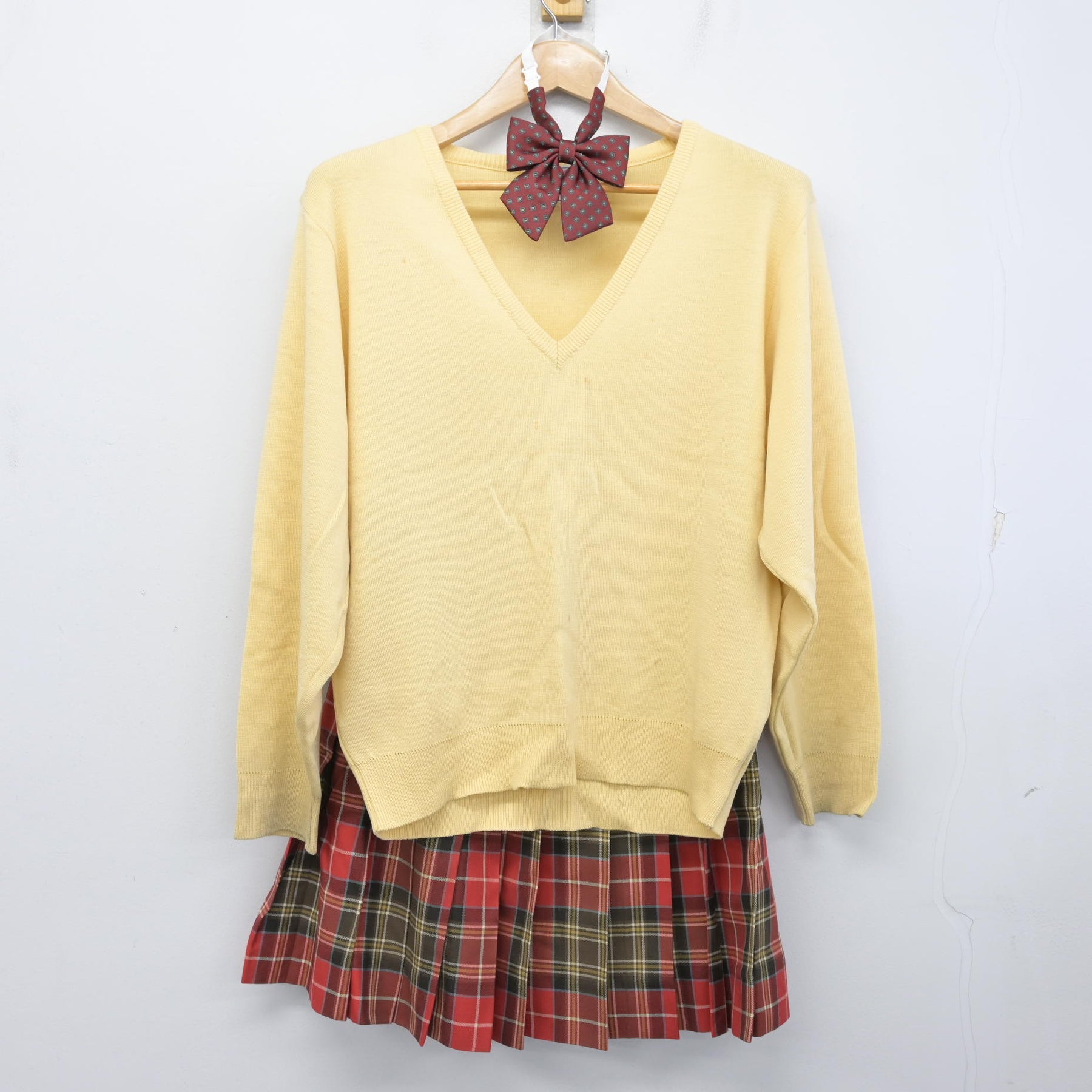 品川女子学院制服夏用セーター 品川女子学院制服夏用セーターの通販 by もも's shop｜ラクマ