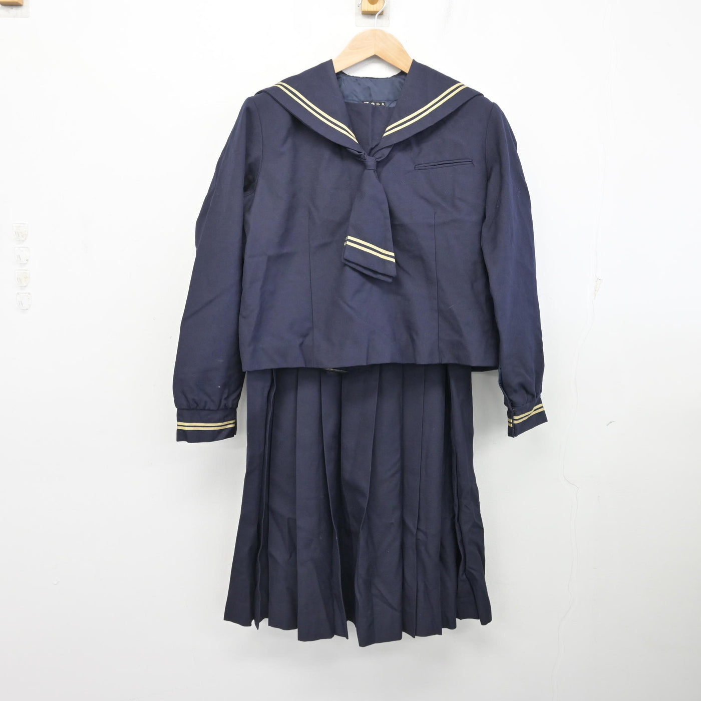 中古】神奈川県 鶴峰中学校 女子制服 3点 (セーラー服・ジャンパー