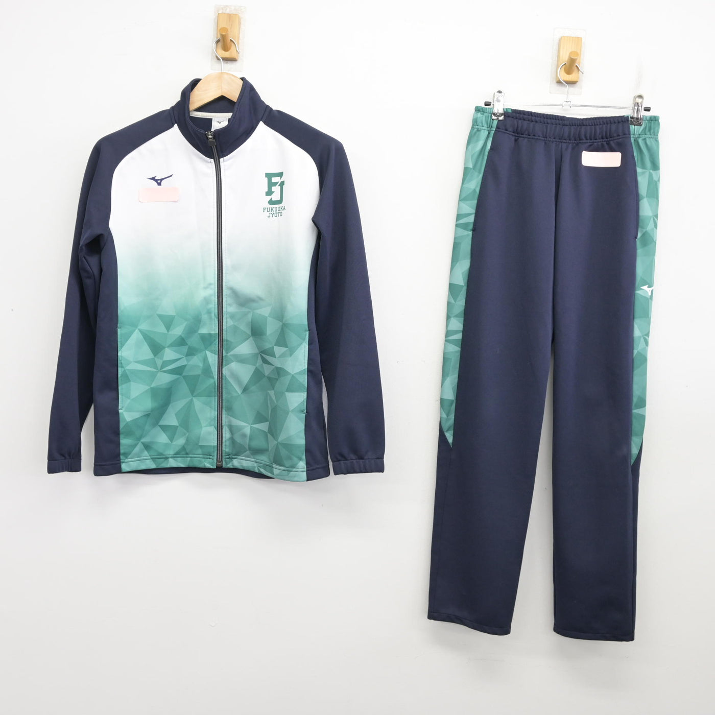 中古】福岡県 福岡工業大学附属城東高等学校 女子制服 2点 (ジャージ 