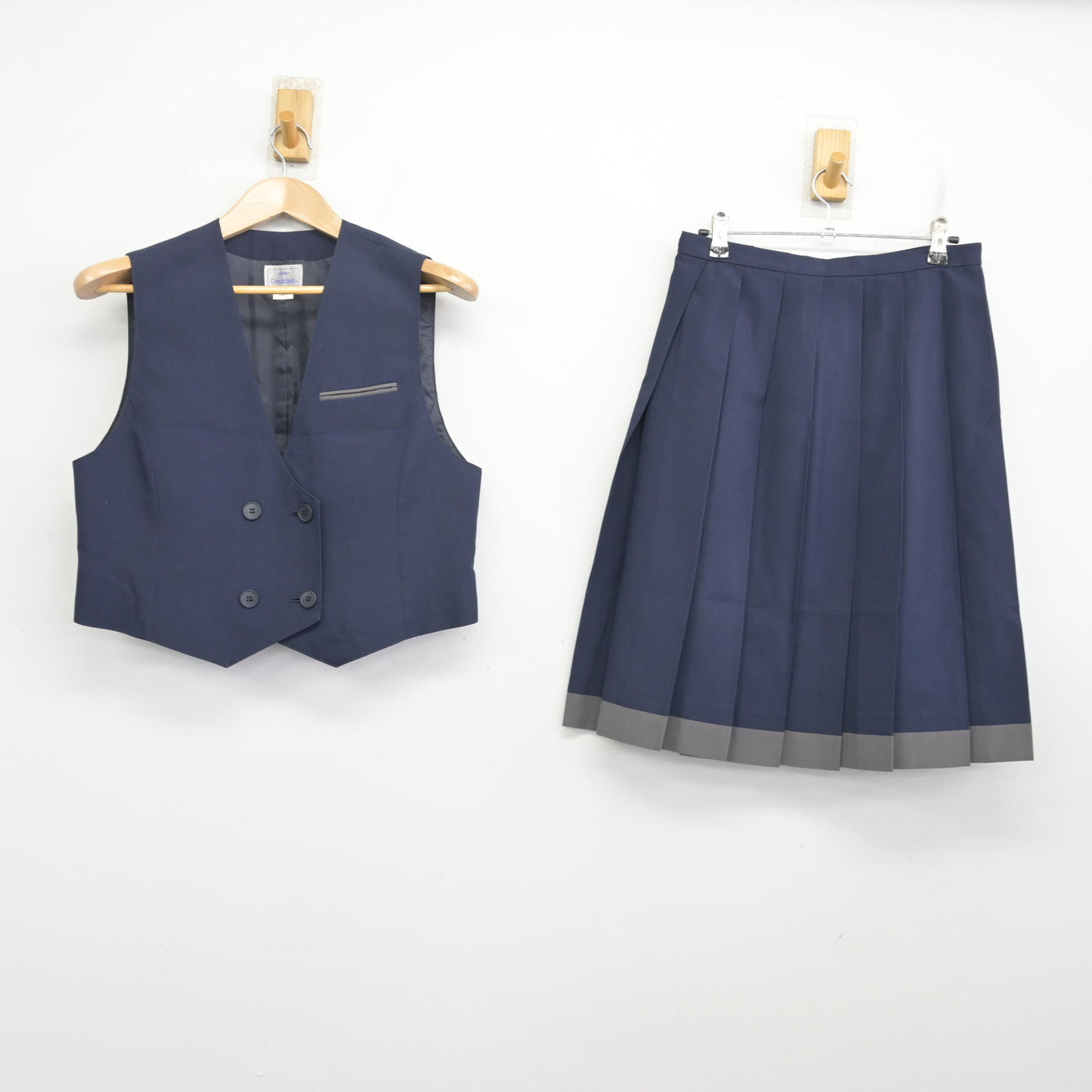中古】北海道 札幌国際情報高等学校 女子制服 2点 (ベスト・スカート 