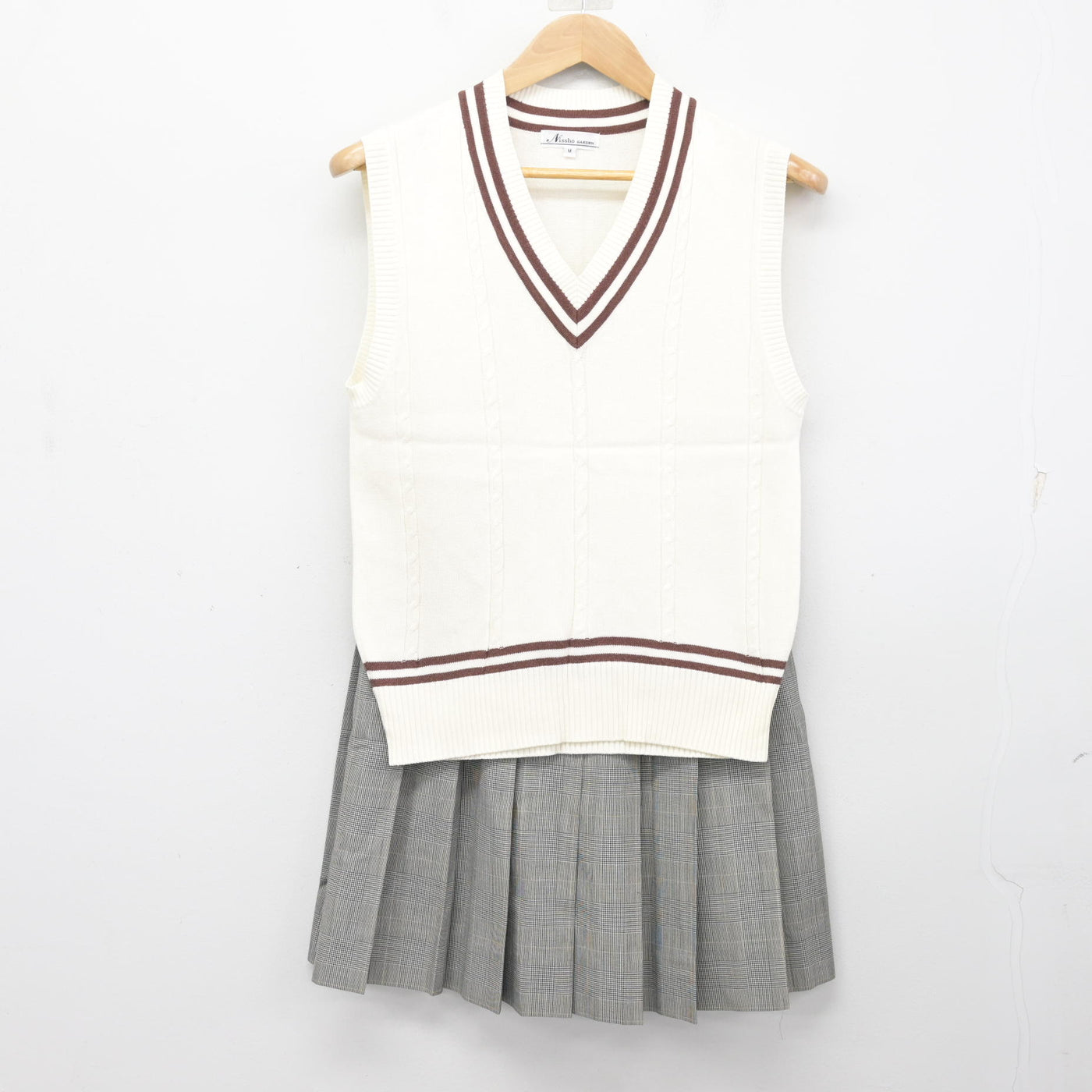 中古】鹿児島県 鹿児島城西高等学校 女子制服 2点 (ニットベスト 