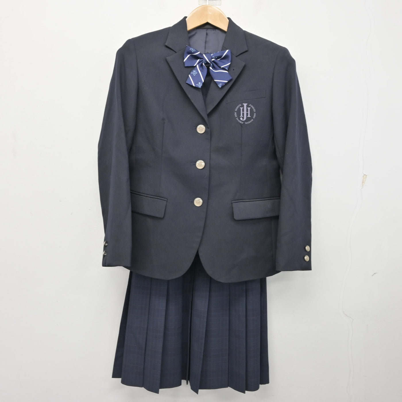 中古】福岡県 純真高等学校 女子制服 4点 (ブレザー・スカート