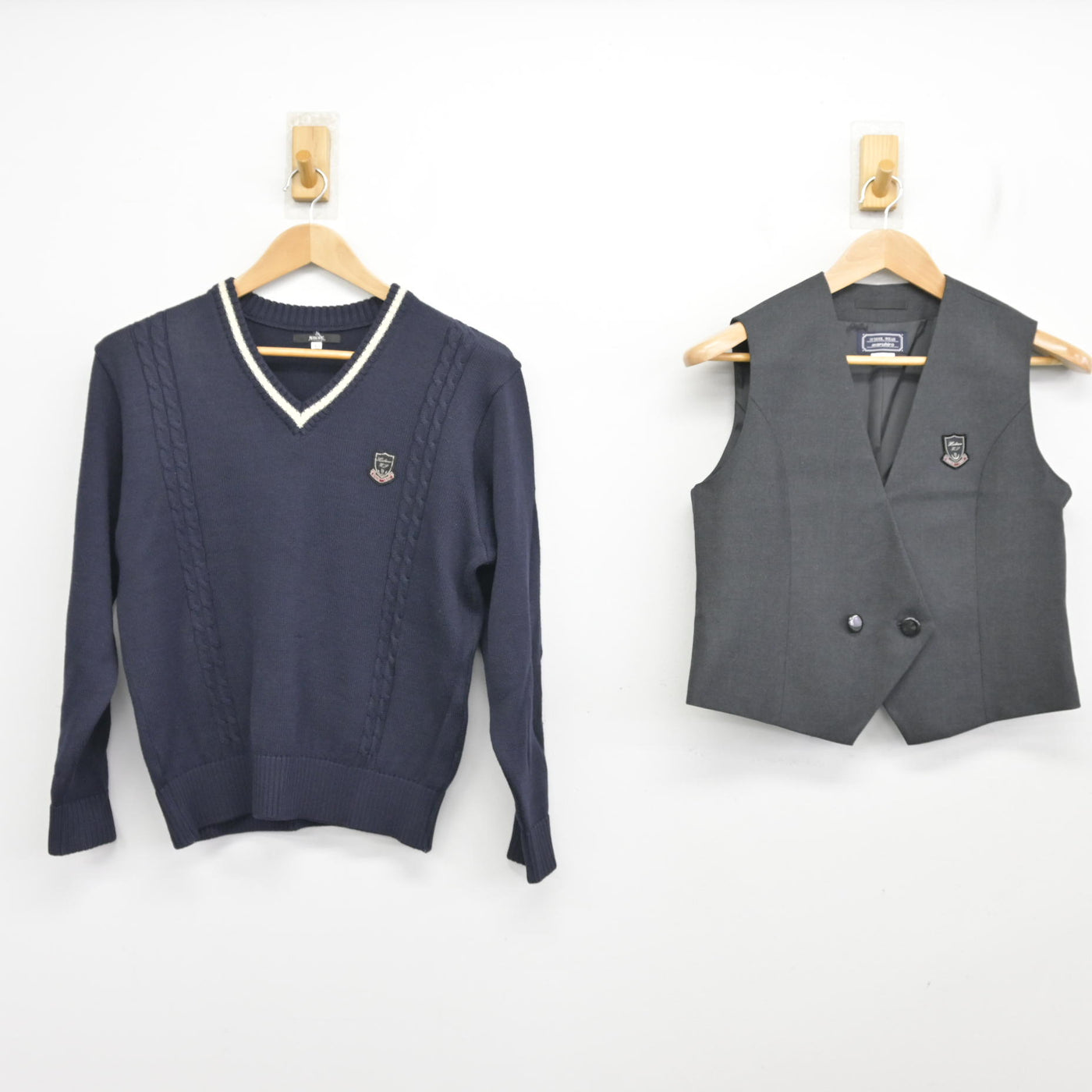 中古】埼玉県 星野高等学校 女子制服 2点 (ニット・ベスト) sf135047