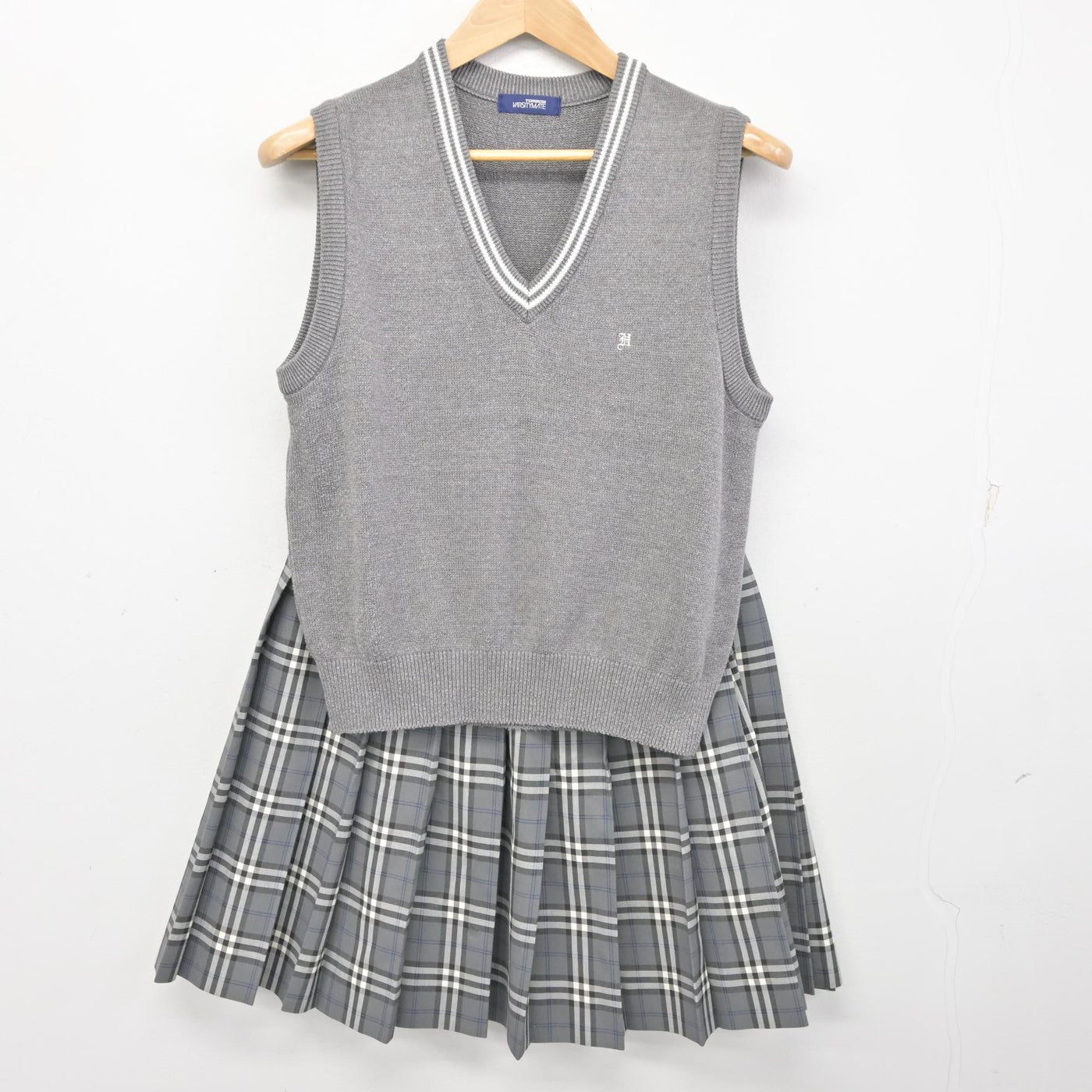 中古】大阪府 阪南大学高等学校 女子制服 2点 (ニットベスト・スカート 