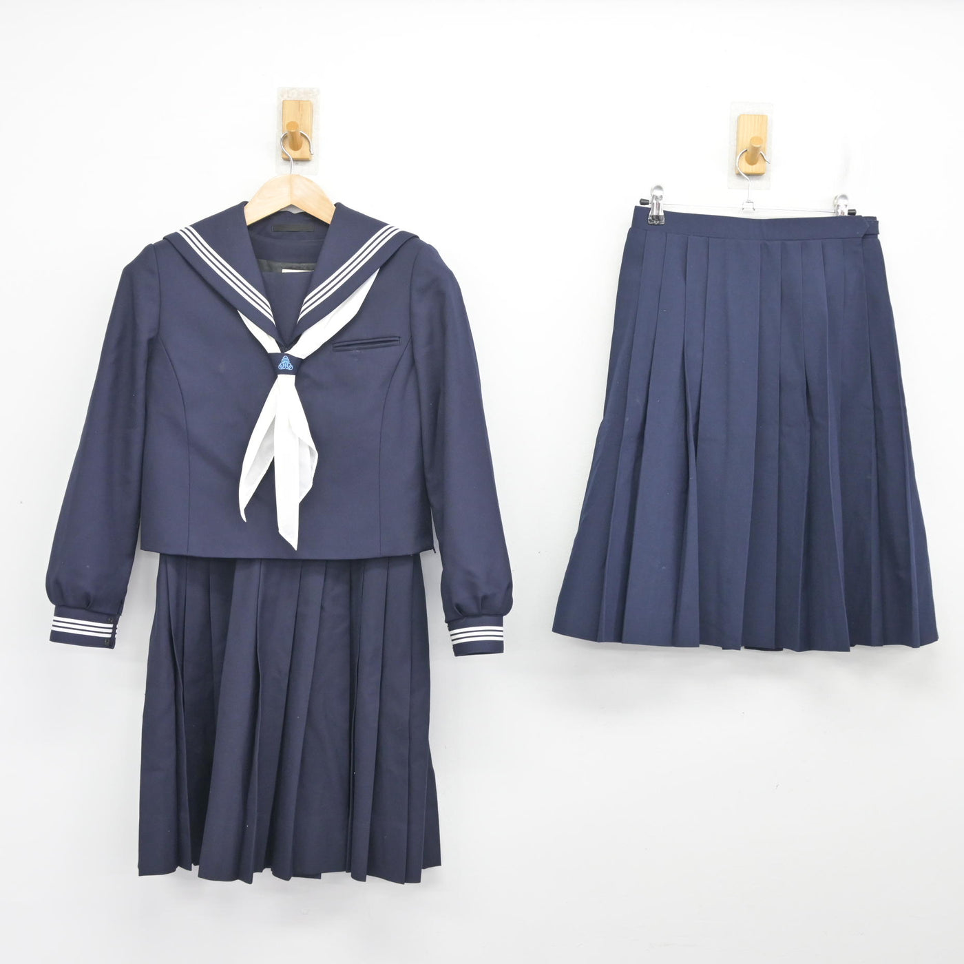 中古】東京都 西台中学校 女子制服 4点 (セーラー服・ジャンパー