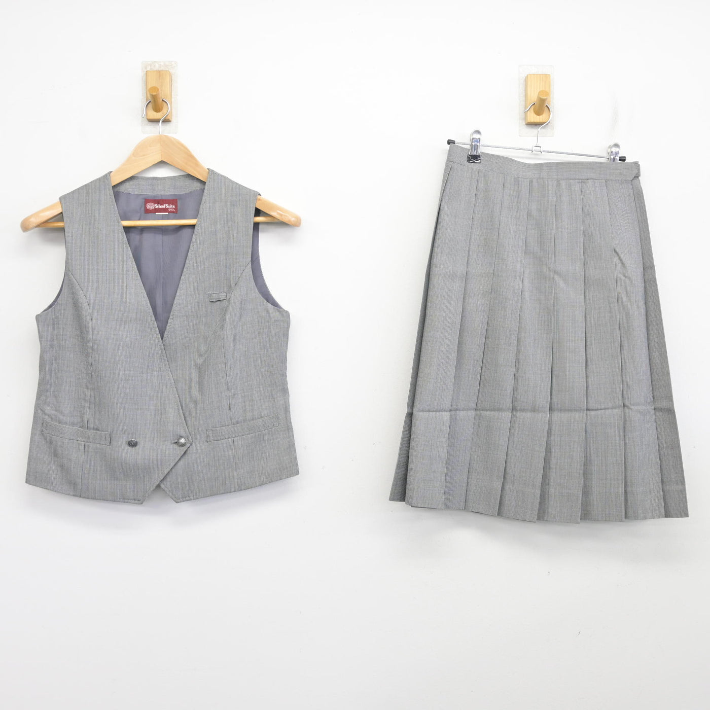 中古】千葉県 佐倉東中学校 女子制服 2点 (ベスト・スカート) sf135303