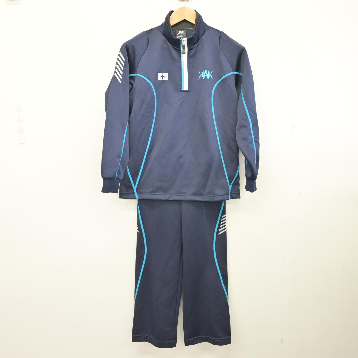 中古】熊本県 荒尾海陽中学校 女子制服 2点 (ジャージ 上・ジャージ 下