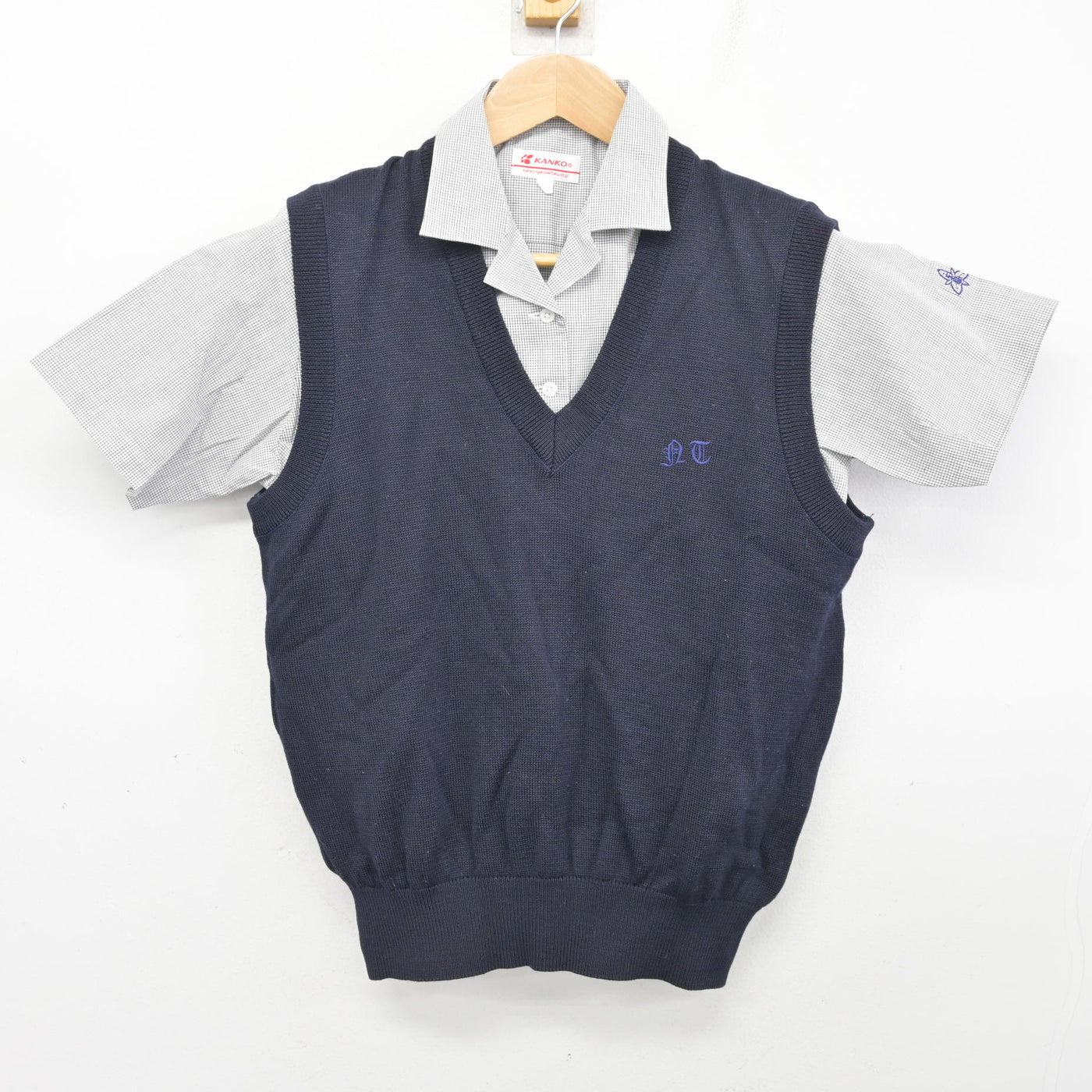 中古】山梨県 韮崎工業高等学校 女子制服 2点 (ニットベスト・シャツ 
