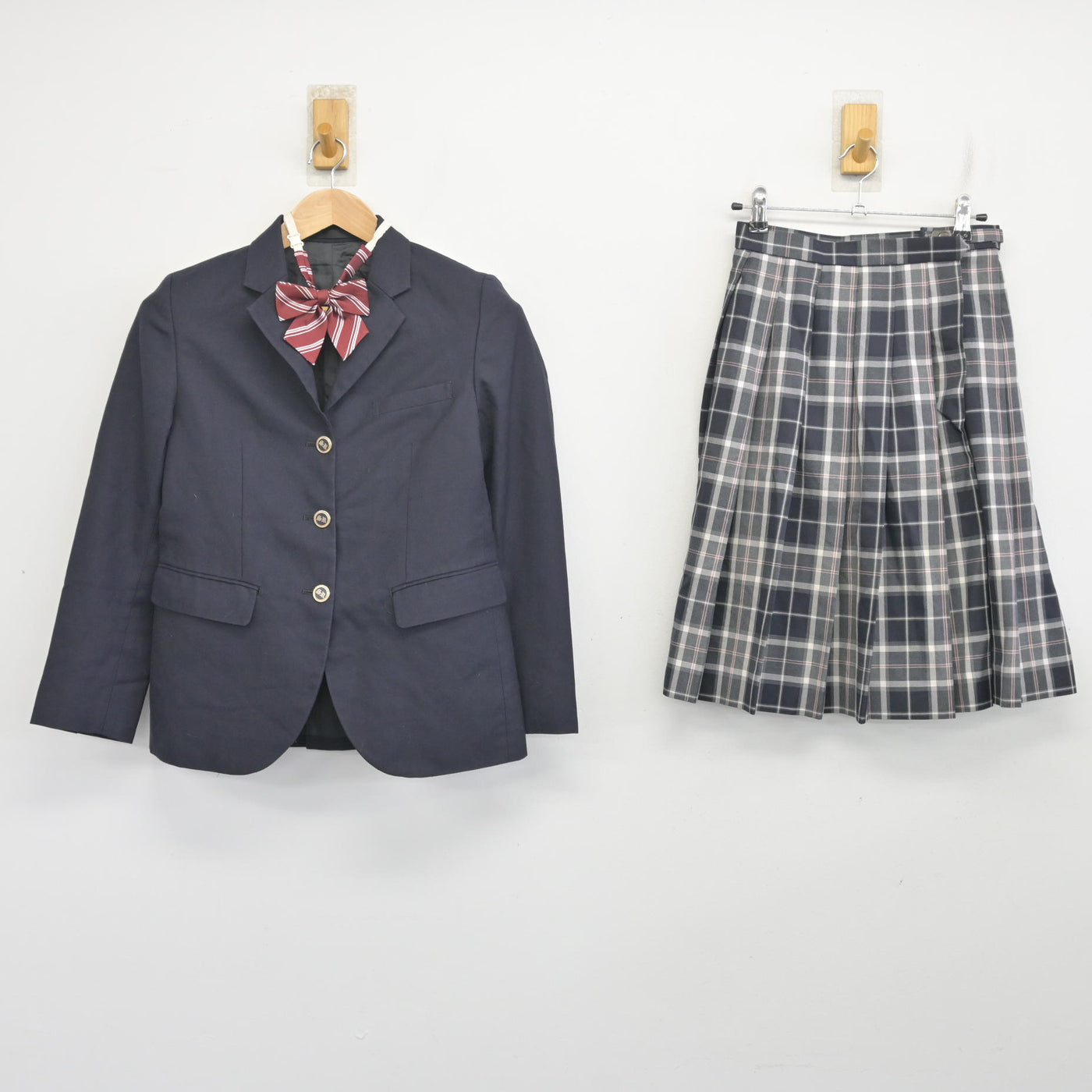 中古】愛媛県 松山聖陵高等学校 女子制服 4点 (ブレザー・スカート 