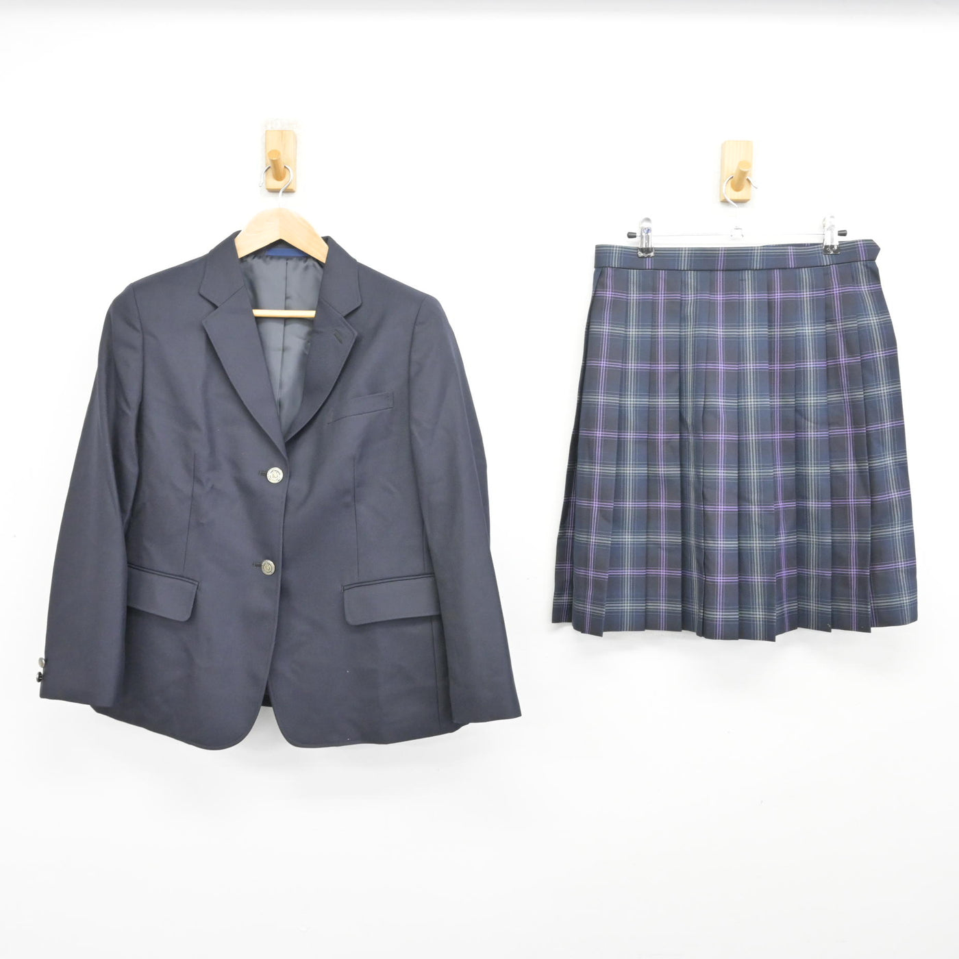 中古】 飛鳥未来きずな高等学校 女子制服 2点 (ブレザー・スカート