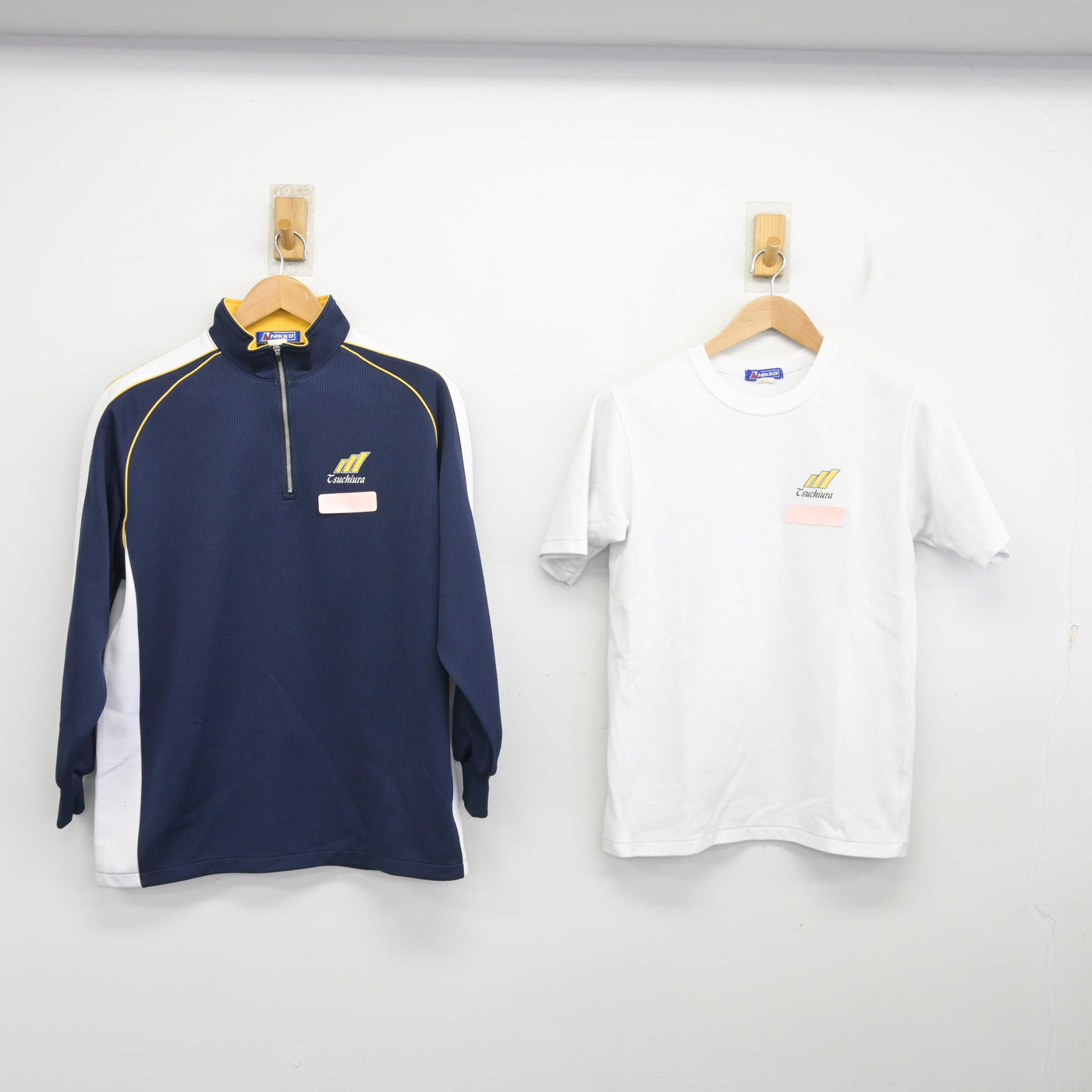 中古】茨城県 土浦第三高等学校 女子制服 2点 (ジャージ 上・体操服 上