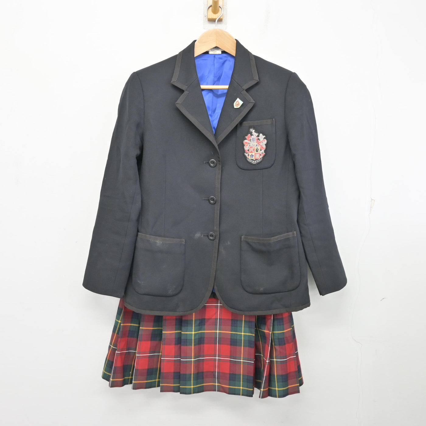 中古】鹿児島県 神村学園高等部 女子制服 3点 (ブレザー・スカート