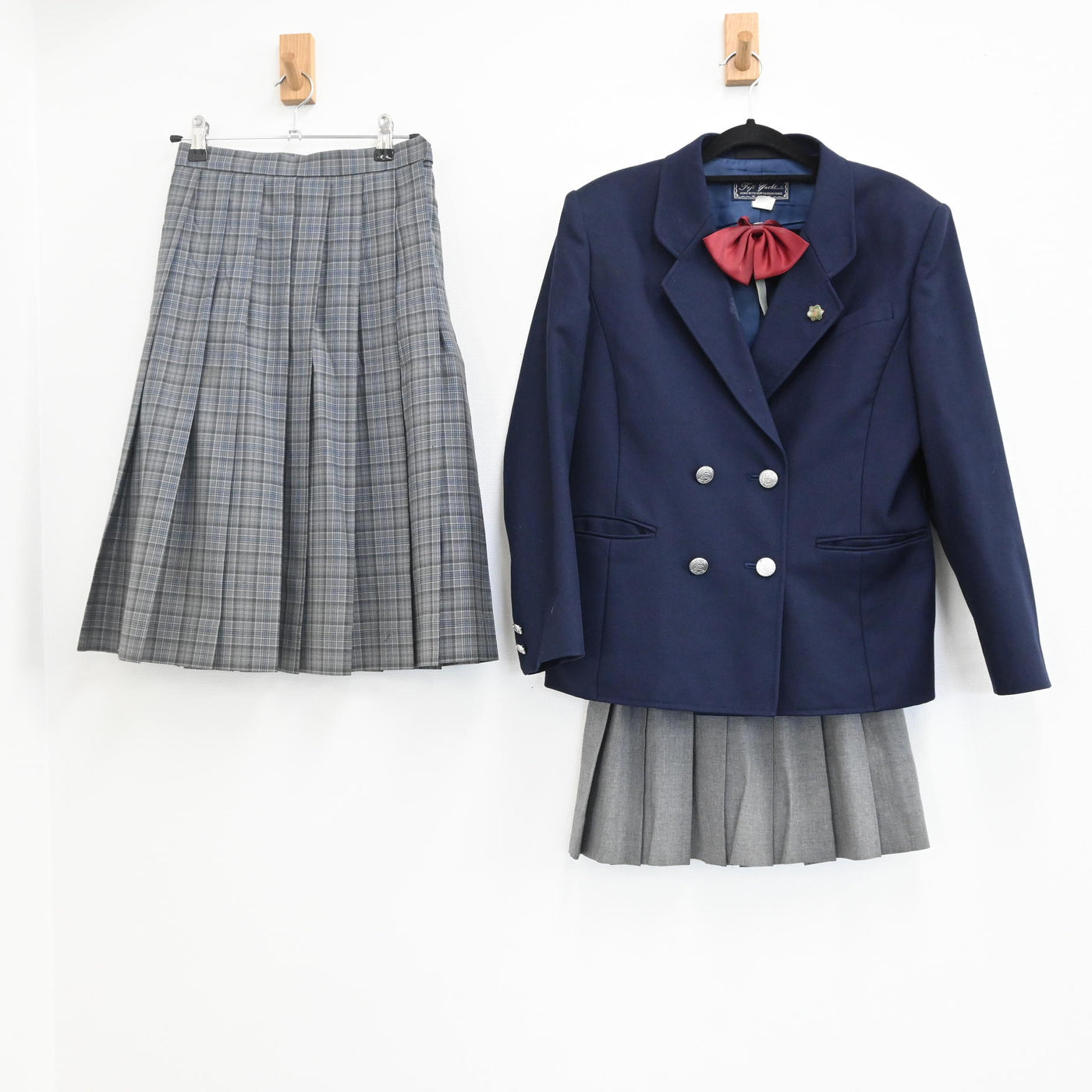 【中古】埼玉県 草加南高校 女子制服 4点（ブレザー・スカート 冬・スカート 夏・リボン ） sf000122