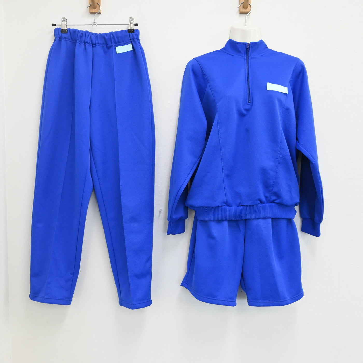 【中古】宮城県 聖ウルスラ学院英智高等学校 女子制服 3点（体操服 上・体操服 下・体操服 下・体操服 下） sf000128