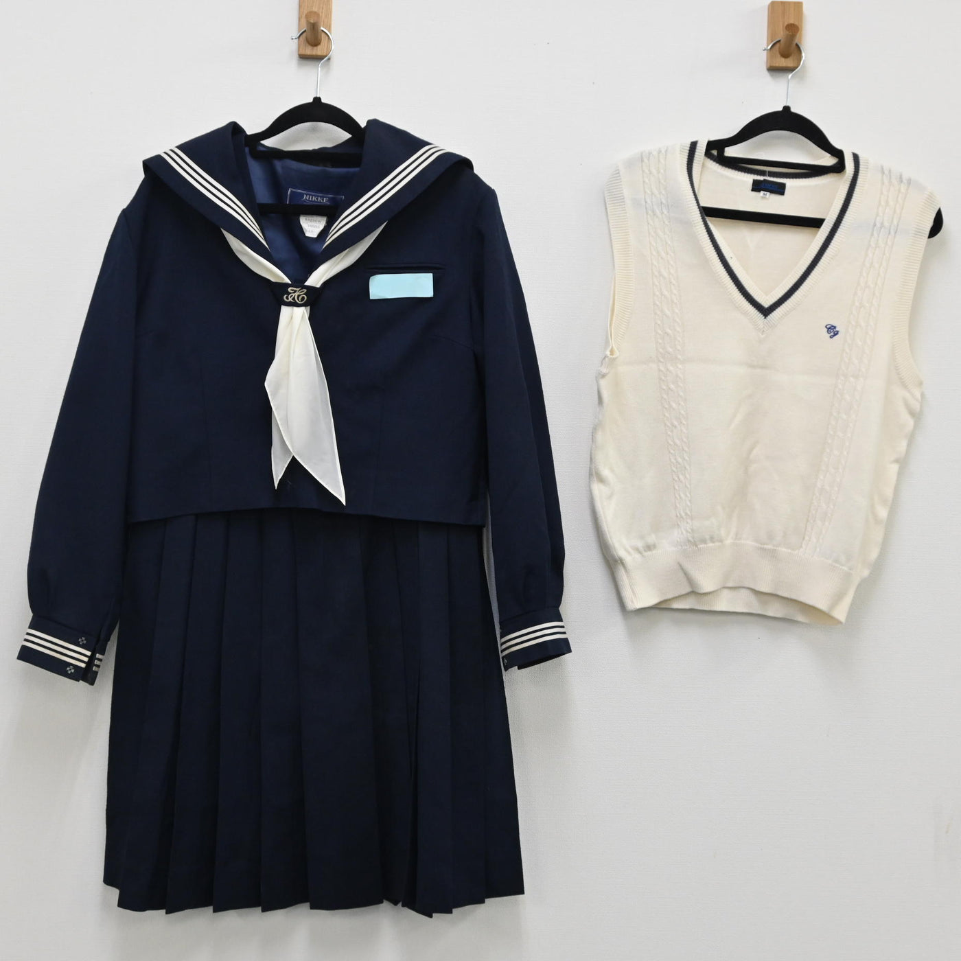 中古制服】茨城県 取手第二中学校 女子制服 5点（セーラー服 冬
