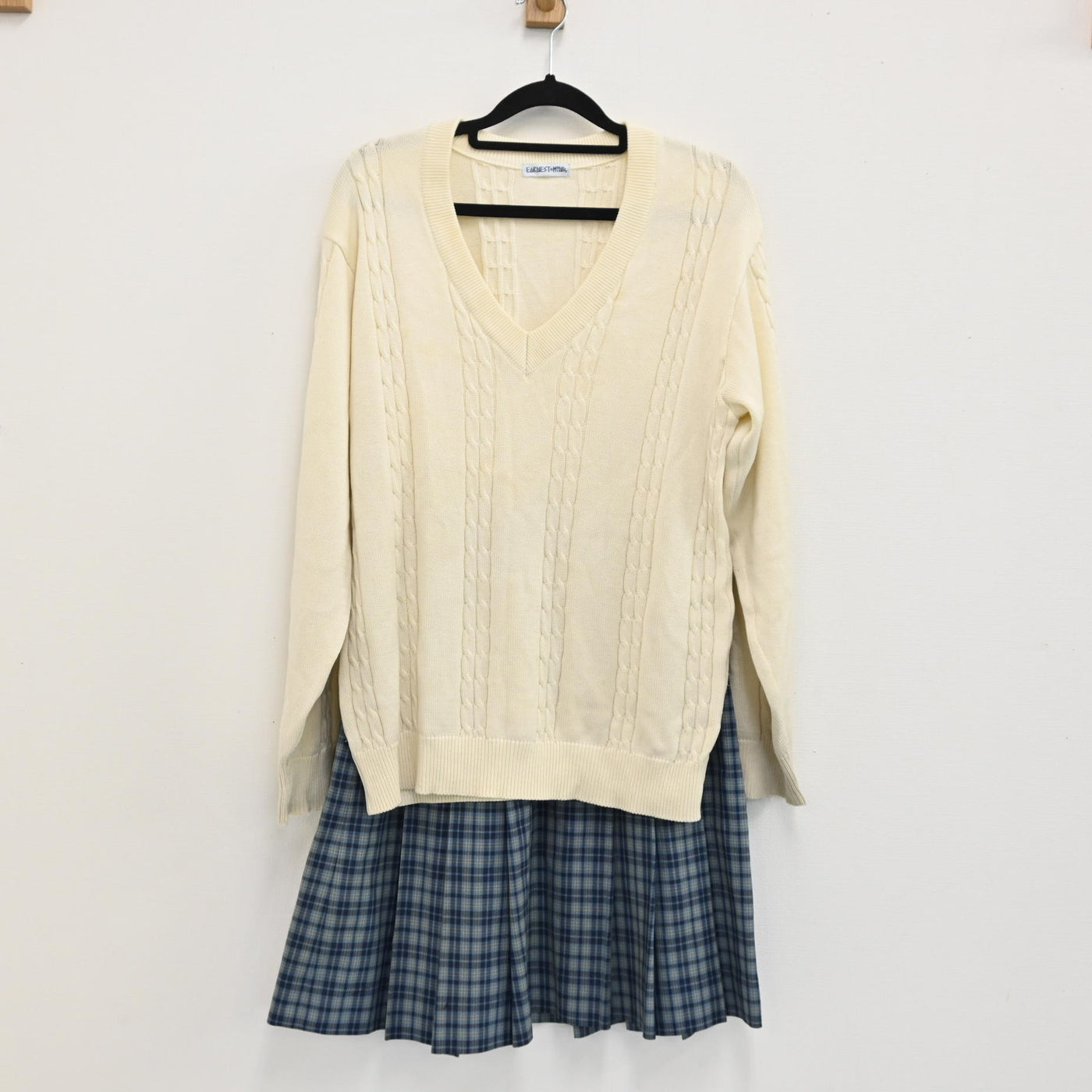 【中古】東京都 玉川聖学院中等部 女子制服 2点（セーター・スカート） sf000311