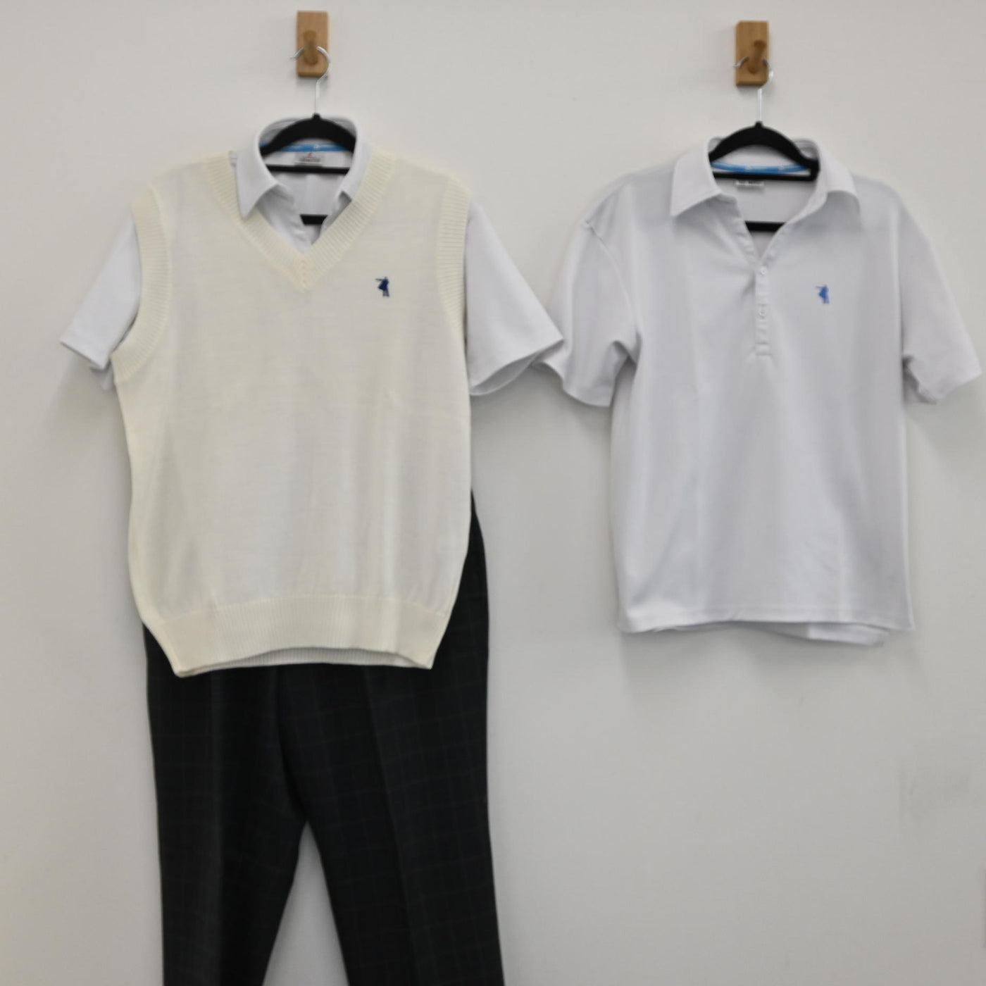 【中古】兵庫県 クラーク記念国際高校 男子制服 4点（ニットベスト・シャツ 半袖・ズボン） sf000333