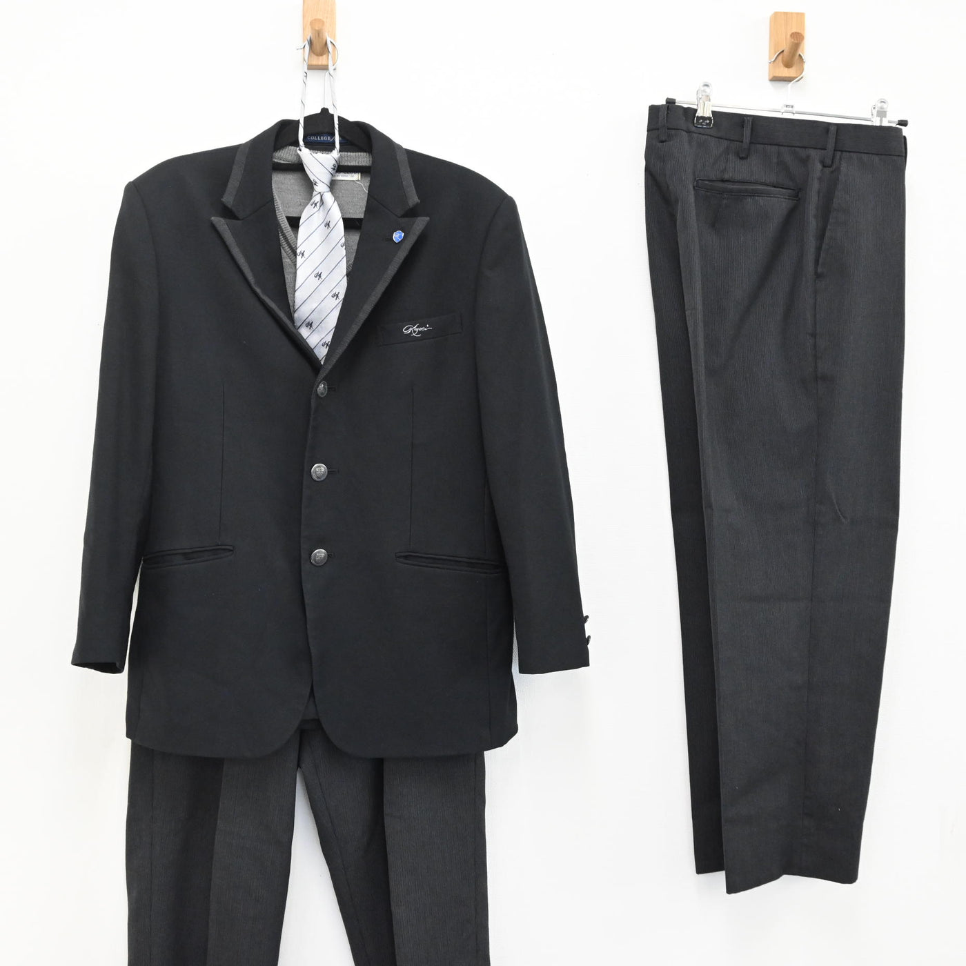 【中古】愛知県 享栄高等学校　 男子制服 5点（ブレザー・ニットベスト・ズボン・ネクタイ ） sf000339