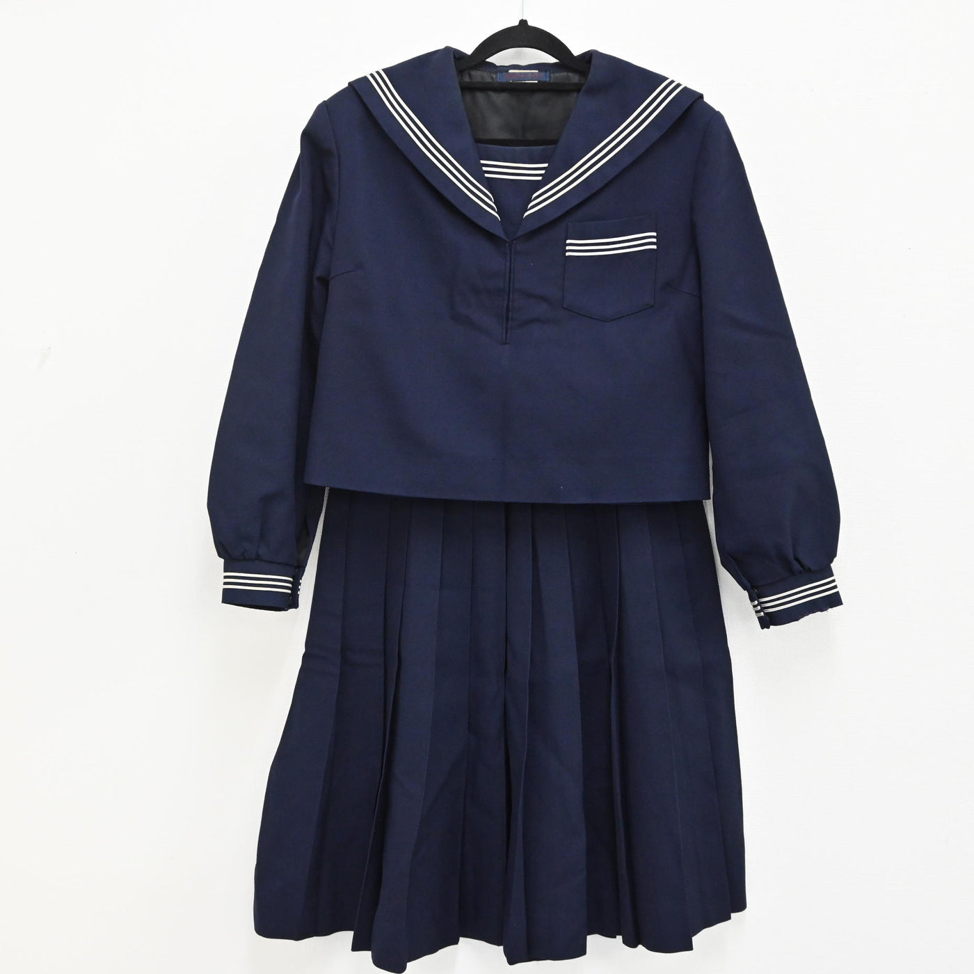 【中古】群馬県 樹徳高校 女子制服 2点（セーラー服 冬・スカート） sf000351