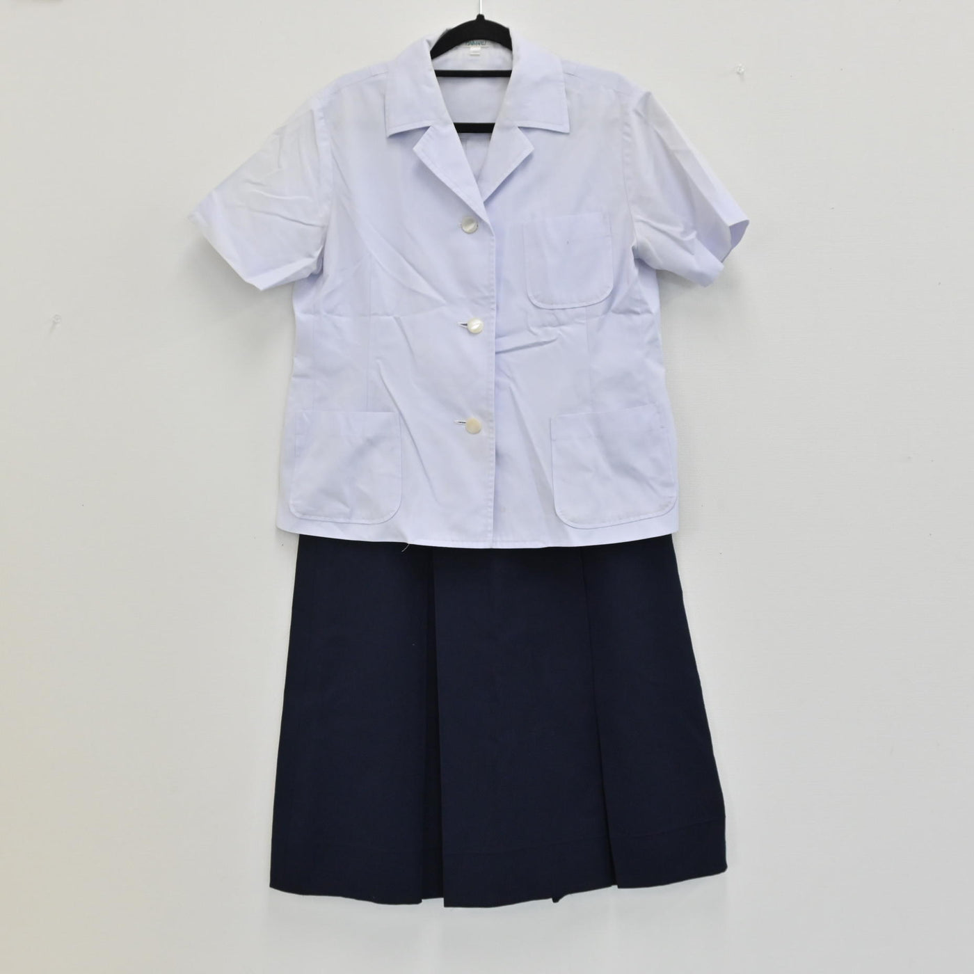【中古】兵庫県 親和女子高校 女子制服 2点（シャツ 半袖・スカート） sf000369
