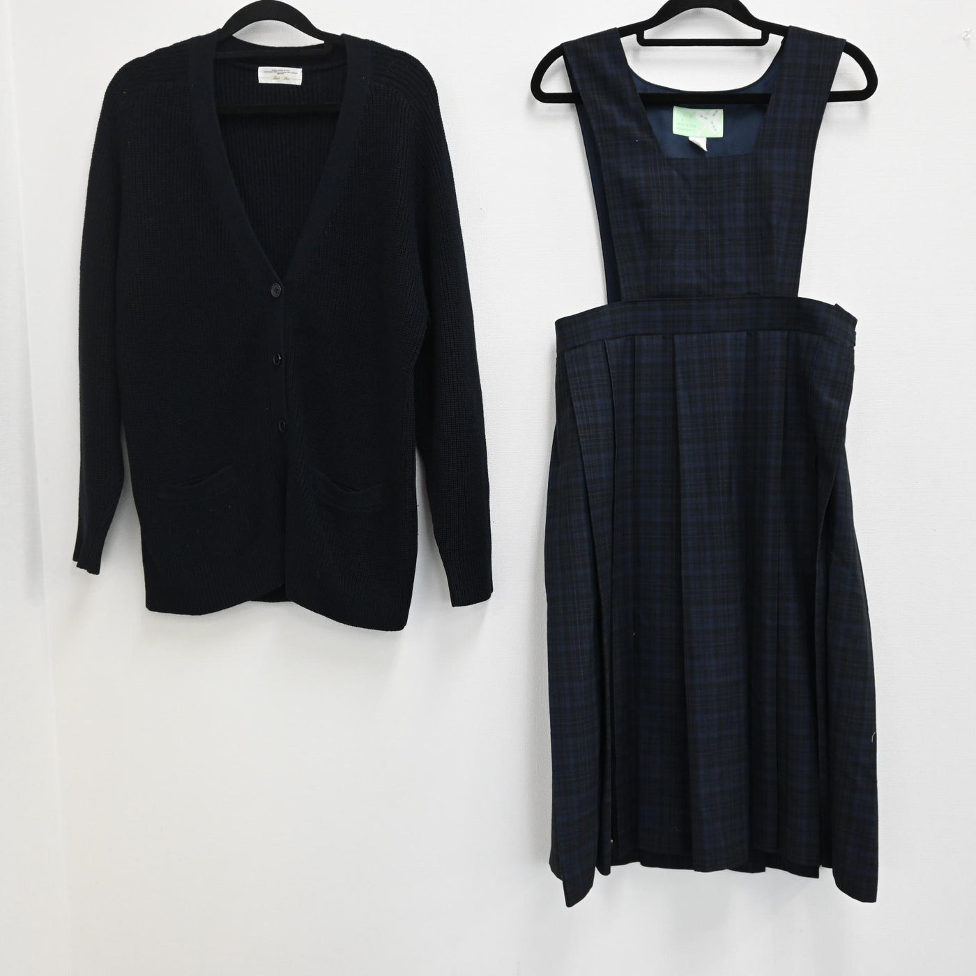 【中古】福岡県 福岡市立三宅中学校 女子制服 2点（カーディガン・ジャンパースカート） sf000396