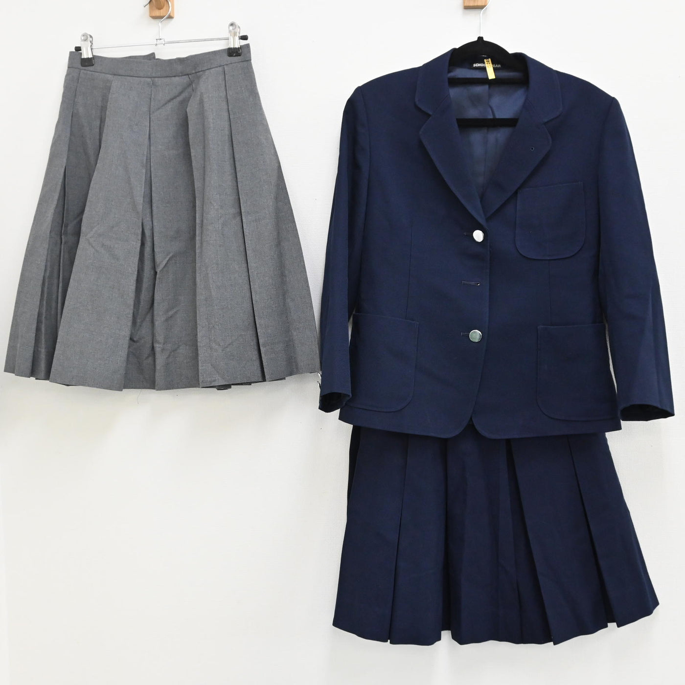 【中古】東京都 杉並区立高井戸中学校 女子制服 3点（ブレザー・スカート） sf000453